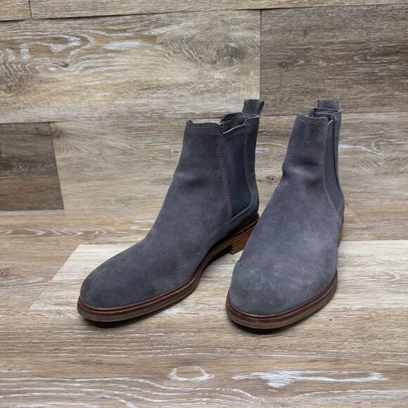 Clarks Clarkdale Arlo Gray Suede Chelsea Boot Women's Size 9.5 - Picture 1 of 7